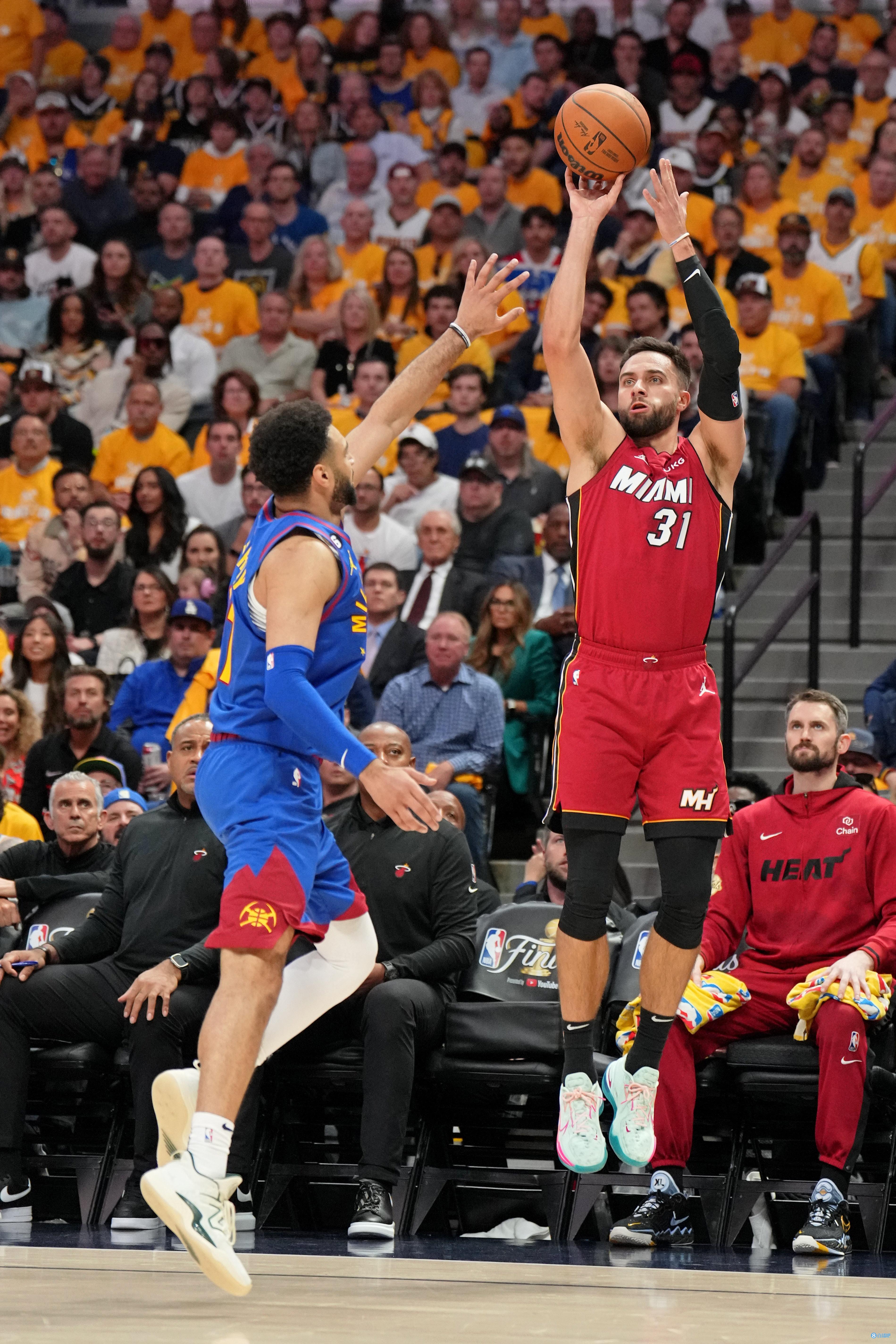 斯基拉：目前尤文从未考虑出售戴维，俱乐部依然对他充满信心（斯基拉：尤文暂未考虑放走戴维，俱乐部仍对他信心十足）