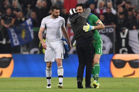 迷你罗随葡萄牙U16夺冠，乔治娜分享观战视频：妈妈为你骄傲