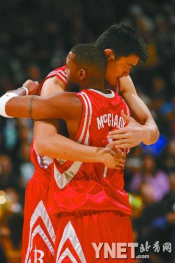 半场连进两球，对手完全懵了（上半场连入两球，对手瞬间乱了阵脚）