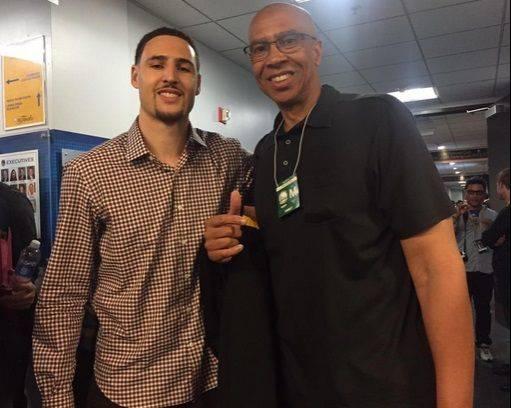 余力生以2小时06分38秒赢得瓦伦西亚马拉松，创英马历史第二佳绩，展现跨项实力，称霸铁三项目。（余力生以2：06：38封王瓦伦西亚马拉松，创英马史上次快成绩，跨界实力尽显称霸铁三）